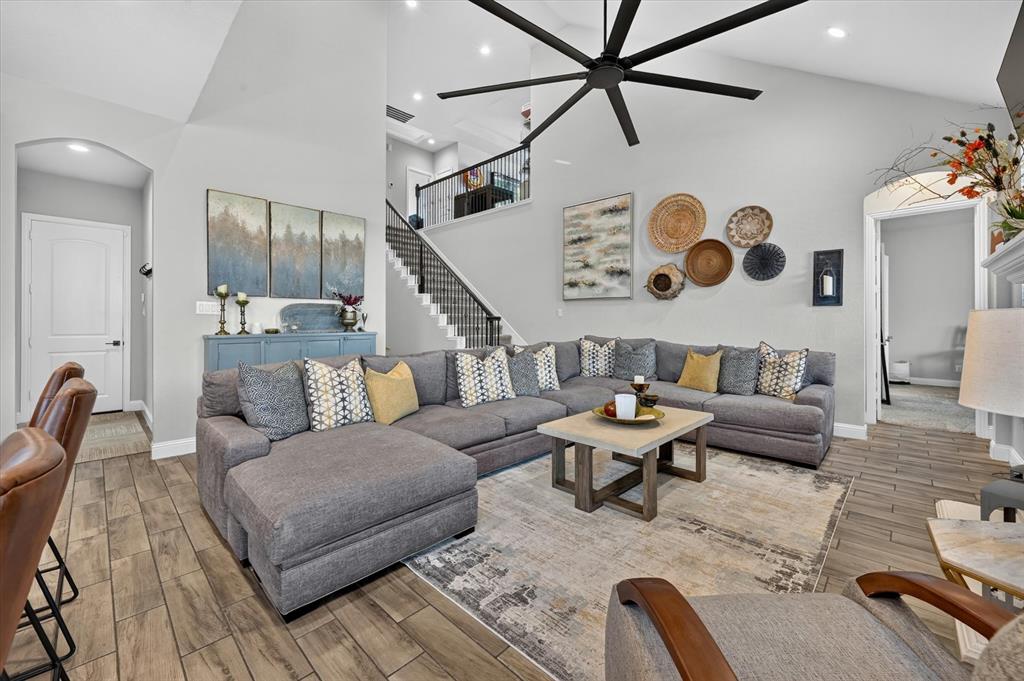15040 Belclaire Avenue Property Photo 11