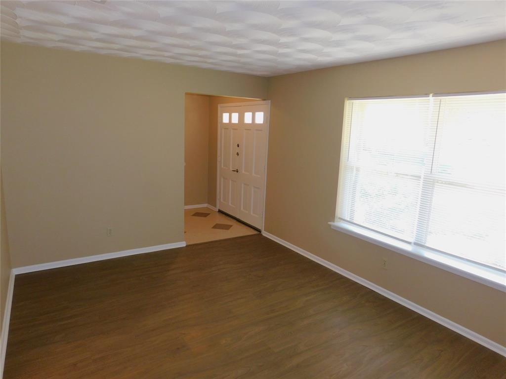 2445 Eastbrook Drive Property Photo 4
