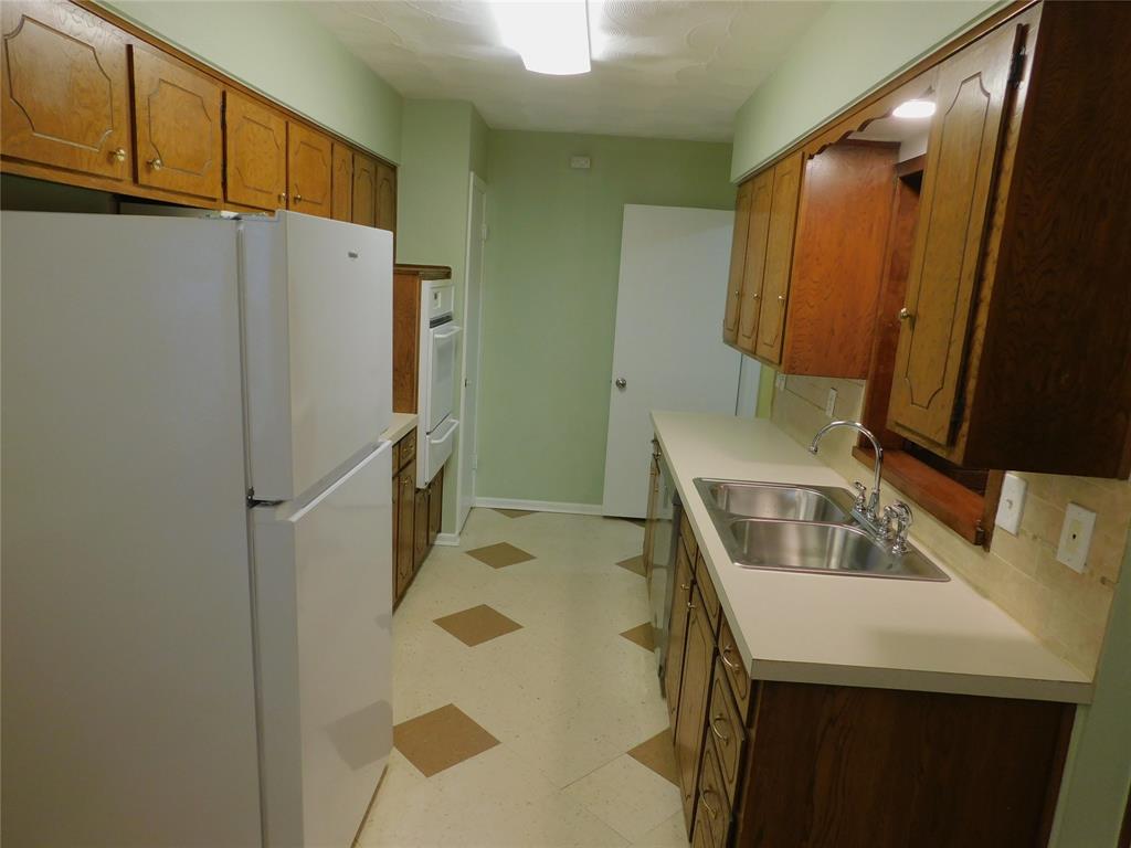 2445 Eastbrook Drive Property Photo 5