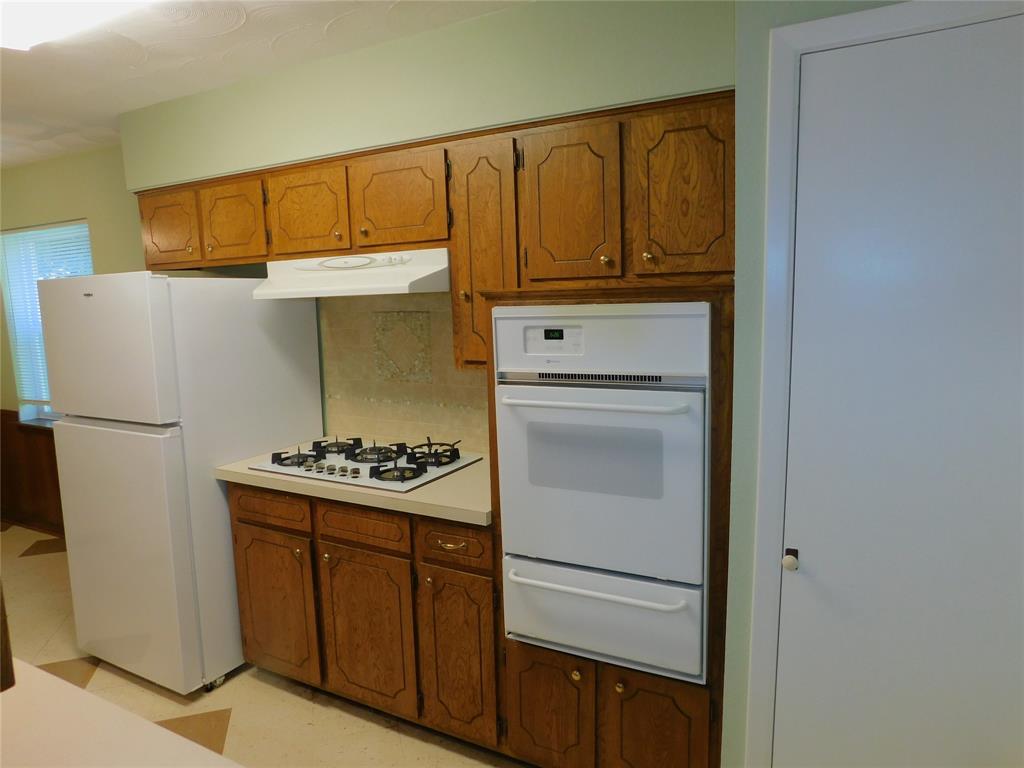 2445 Eastbrook Drive Property Photo 7