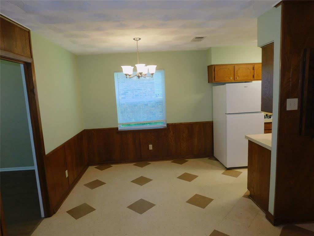 2445 Eastbrook Drive Property Photo 8