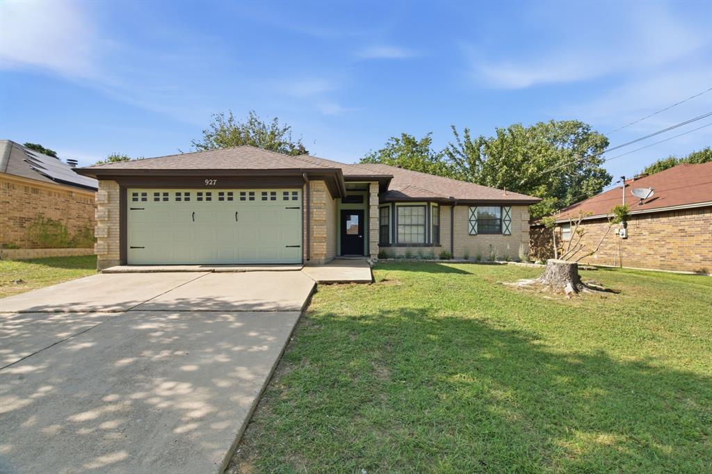927 Freestone Drive Property Photo 1