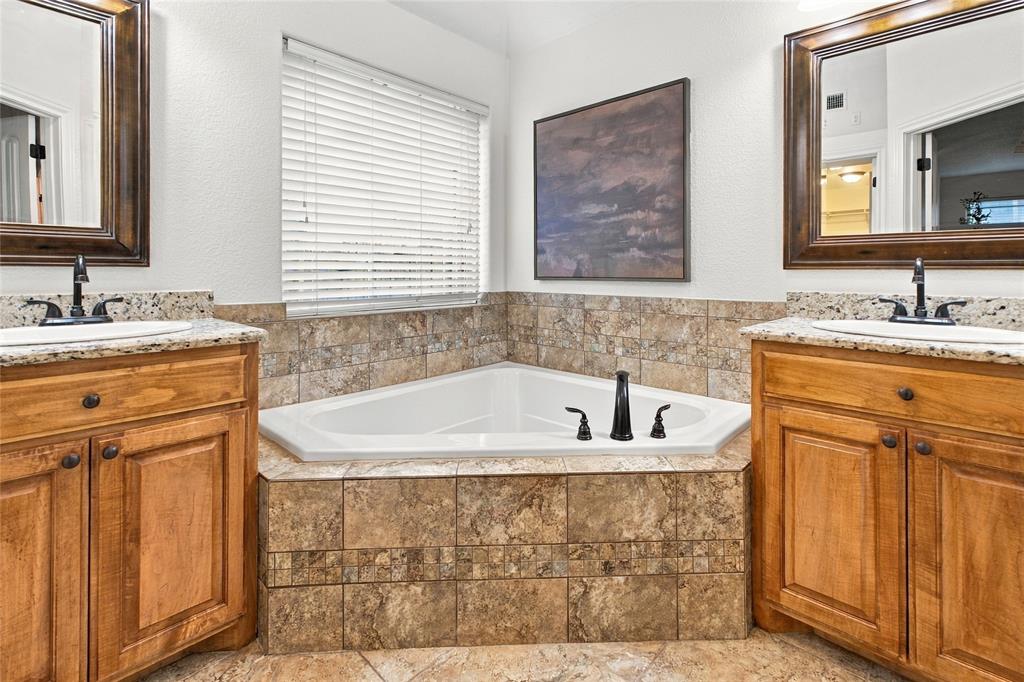 4618 Majestic Sky Property Photo 19