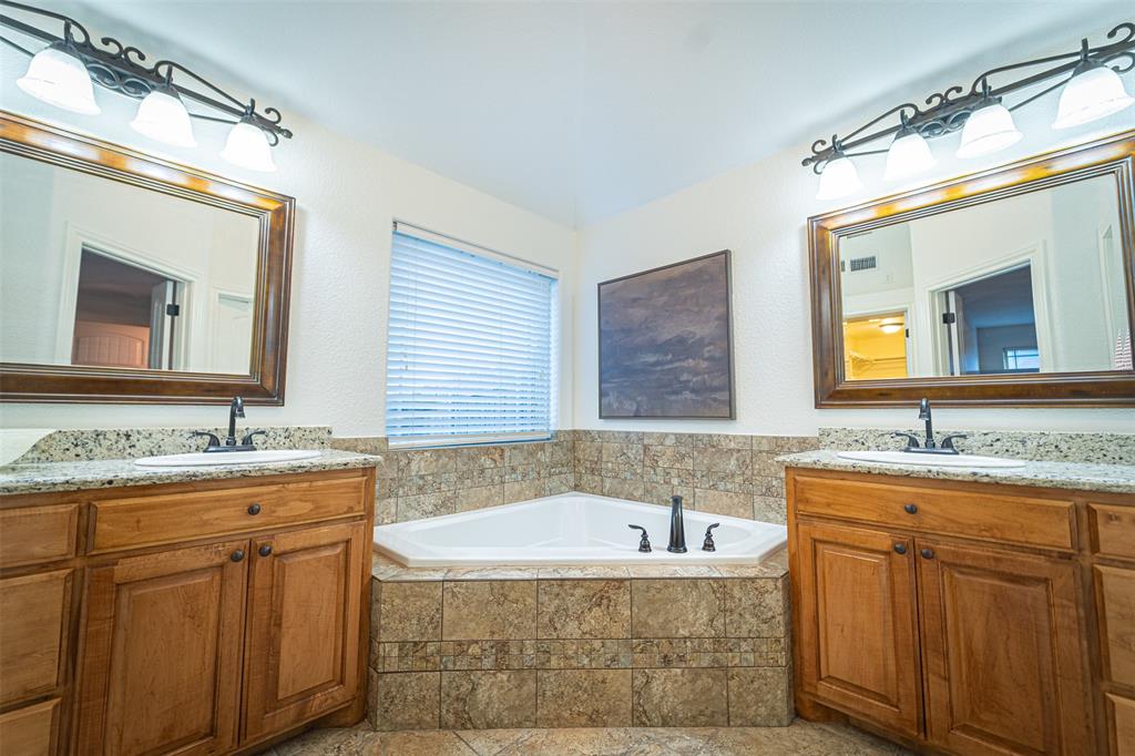 4618 Majestic Sky Property Photo 25