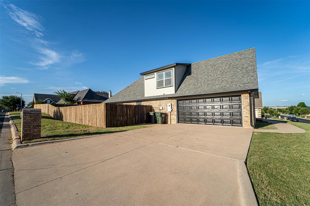 4618 Majestic Sky Property Photo 34