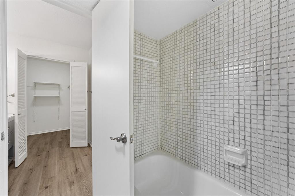 18240 Midway Road 402 Property Photo 19