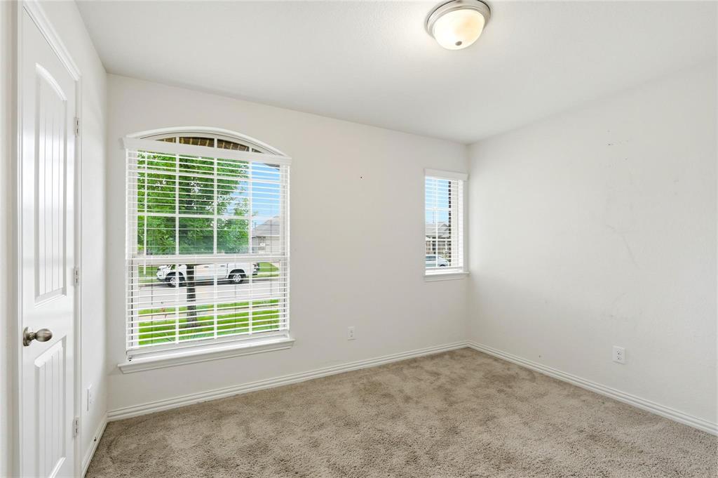 903 Spruce Lane Property Photo 6