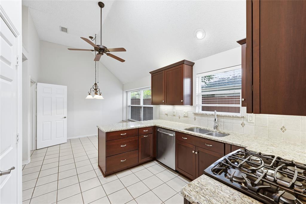 840 Lionel Way Property Photo 6