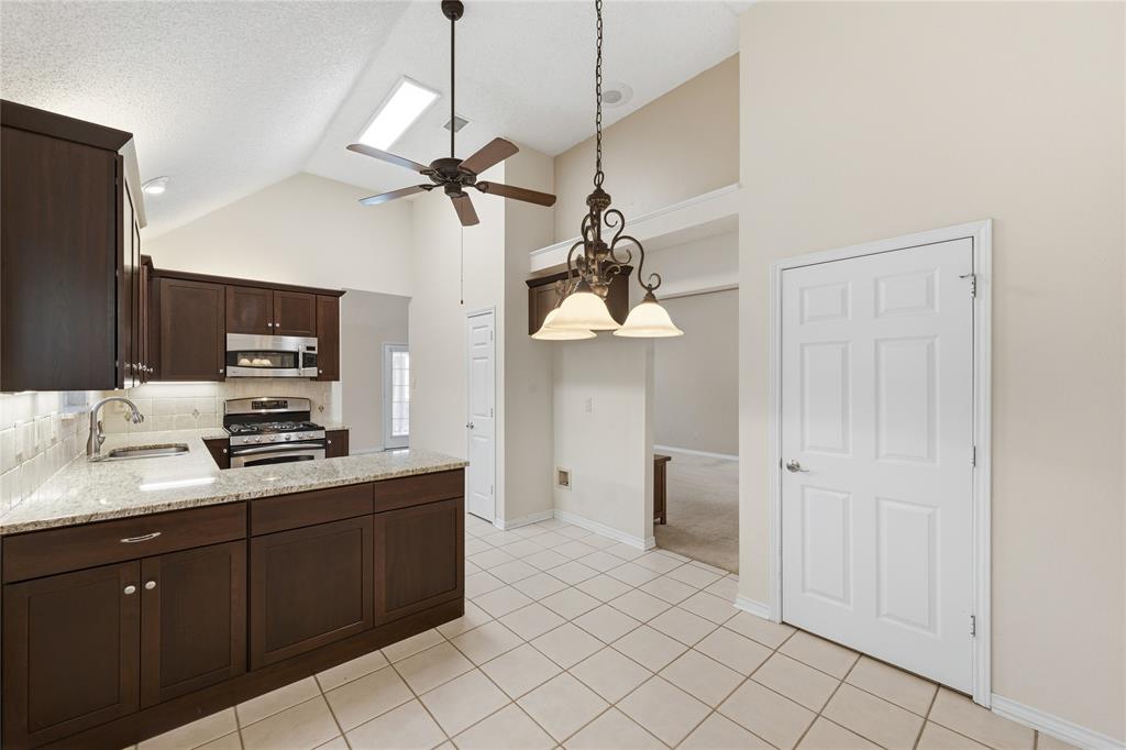 840 Lionel Way Property Photo 15