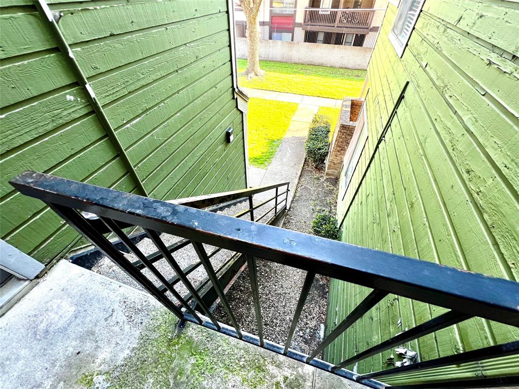 9807 Walnut Street 201 Property Photo 2