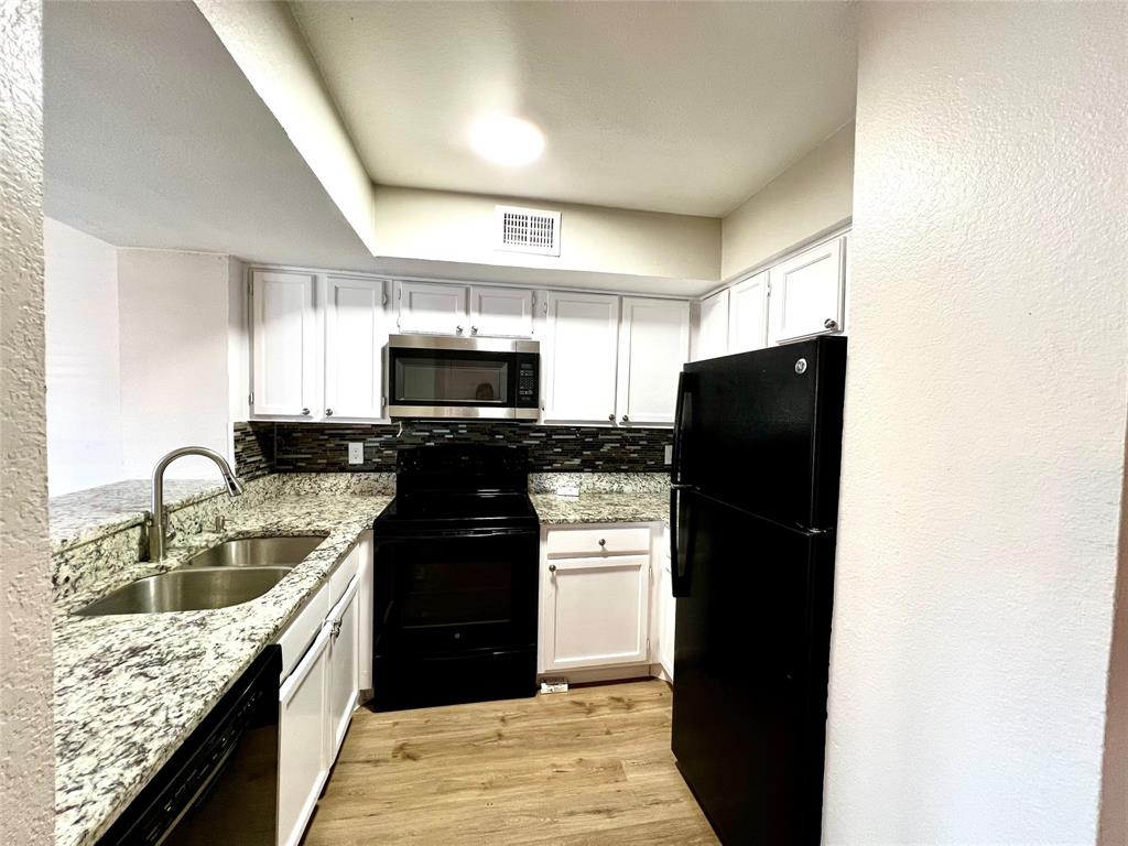 9807 Walnut Street 201 Property Photo 4