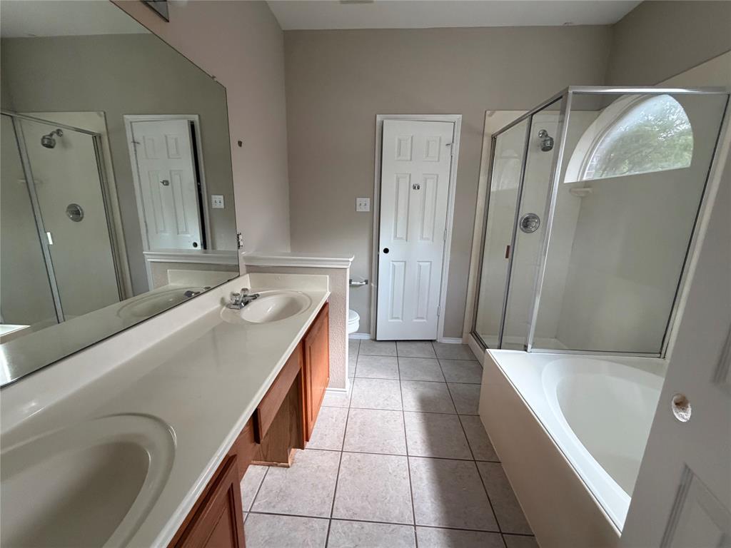 1520 Streams Way Property Photo 5