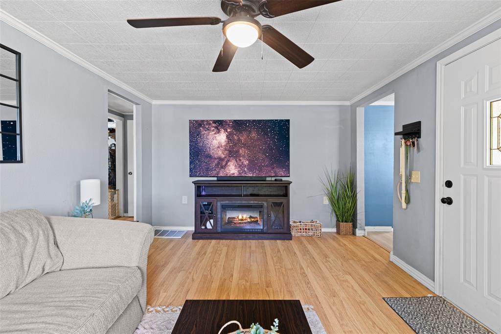 11932 Wisteria Property Photo 8