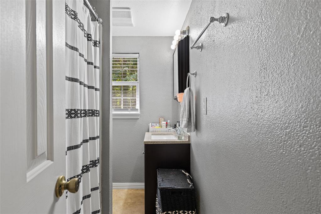 11932 Wisteria Property Photo 18
