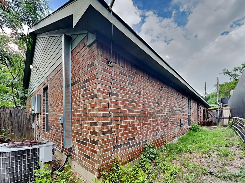 2955 Loving Avenue Property Photo 1