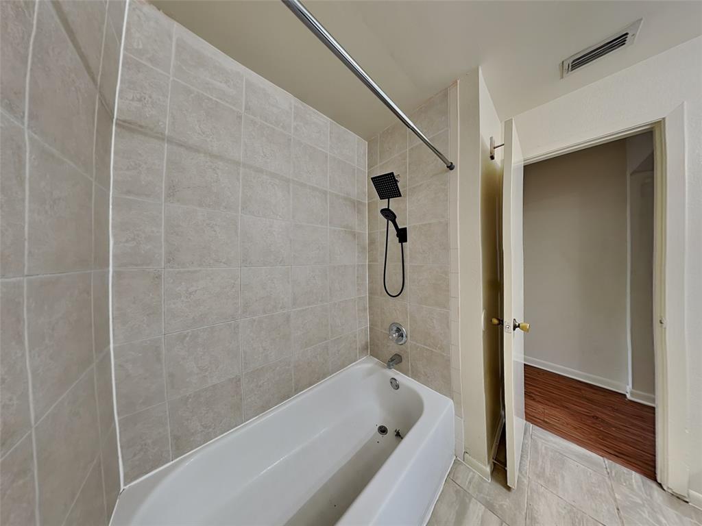 2955 Loving Avenue Property Photo 8