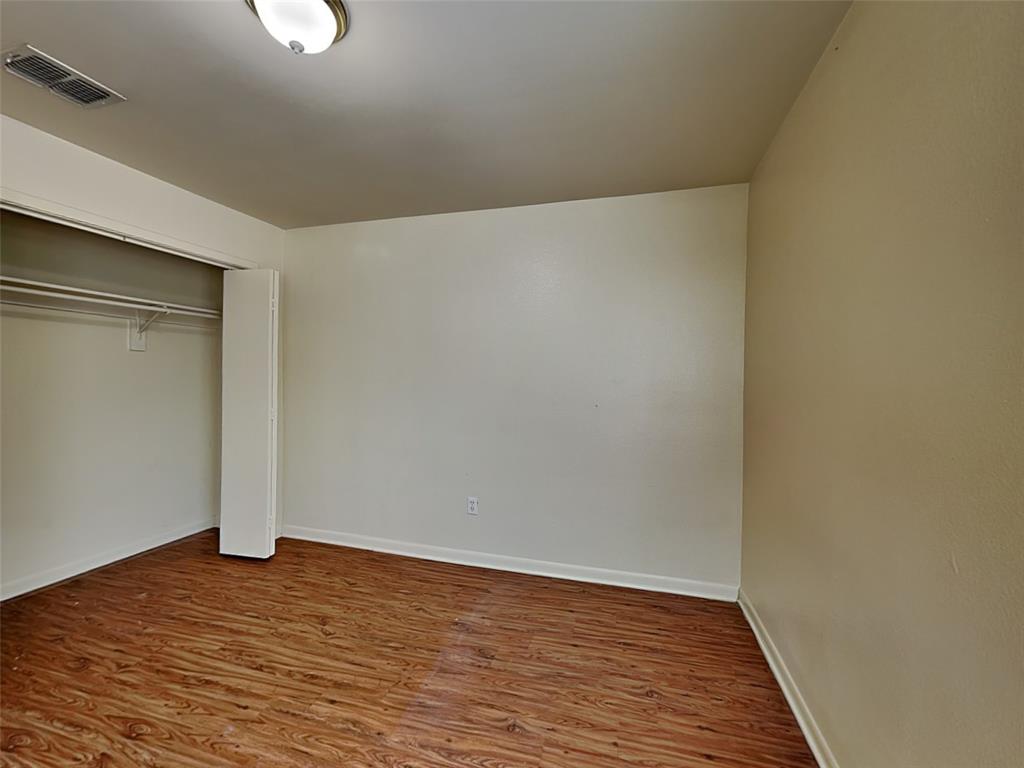 2955 Loving Avenue Property Photo 15