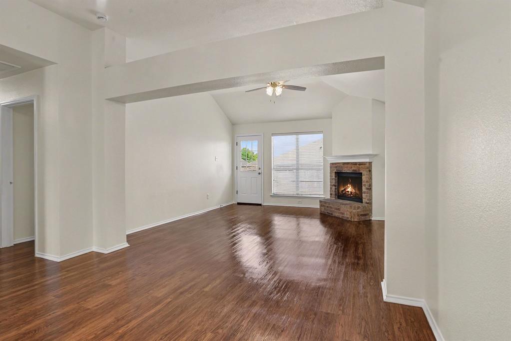 115 Windsor Property Photo 4