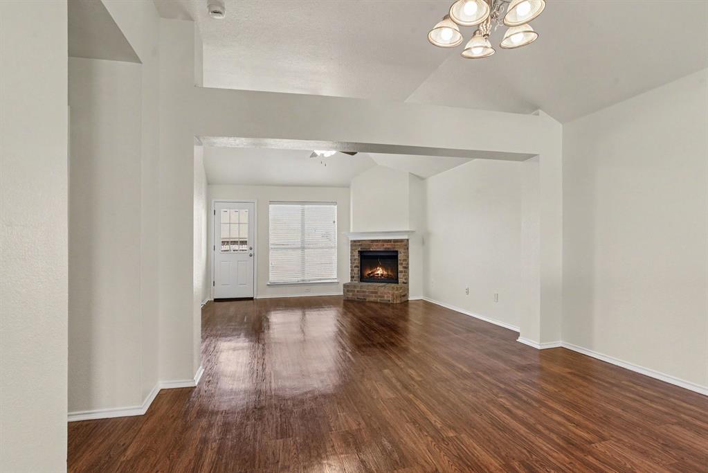 115 Windsor Property Photo 6