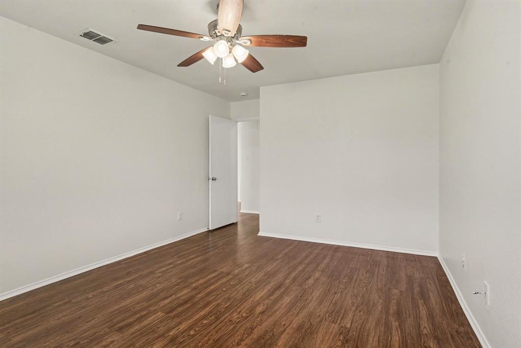 115 Windsor Property Photo 11