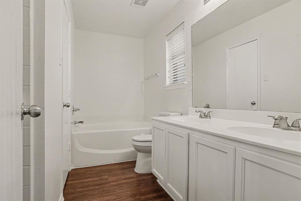 115 Windsor Property Photo 16