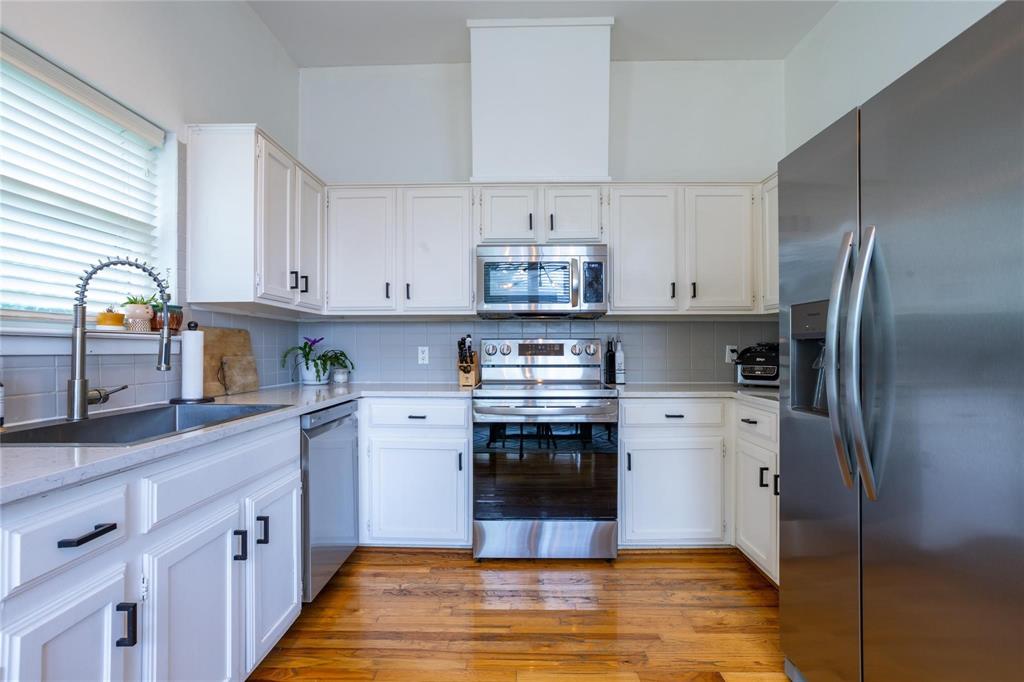 4030 Holland Avenue 8 Property Photo 3
