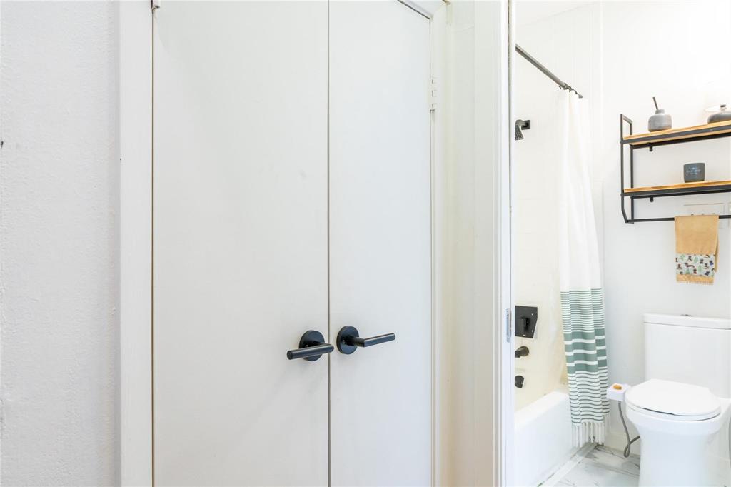 4030 Holland Avenue 8 Property Photo 10