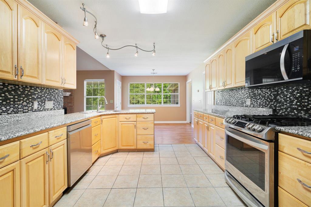 329 Helena Drive Property Photo 9