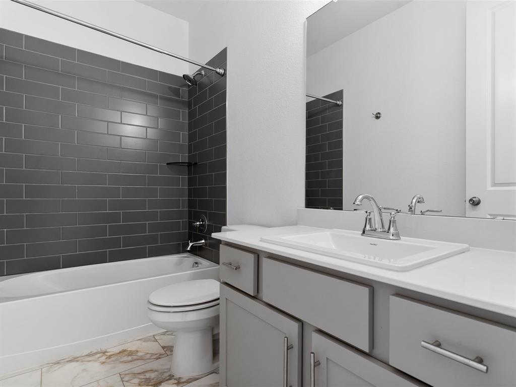 942 Lawless Lane Property Photo 6