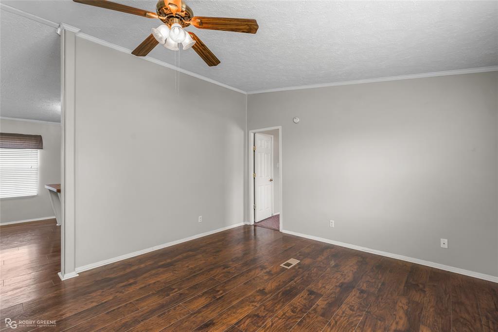413 Glen Harbor Property Photo 6