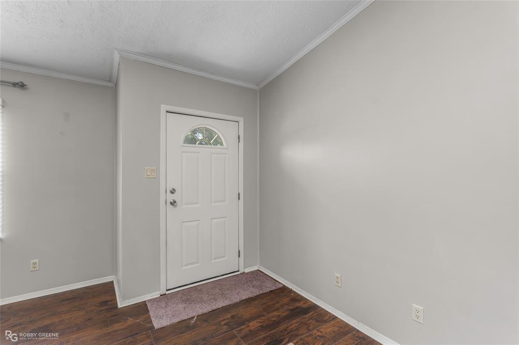 413 Glen Harbor Property Photo 9