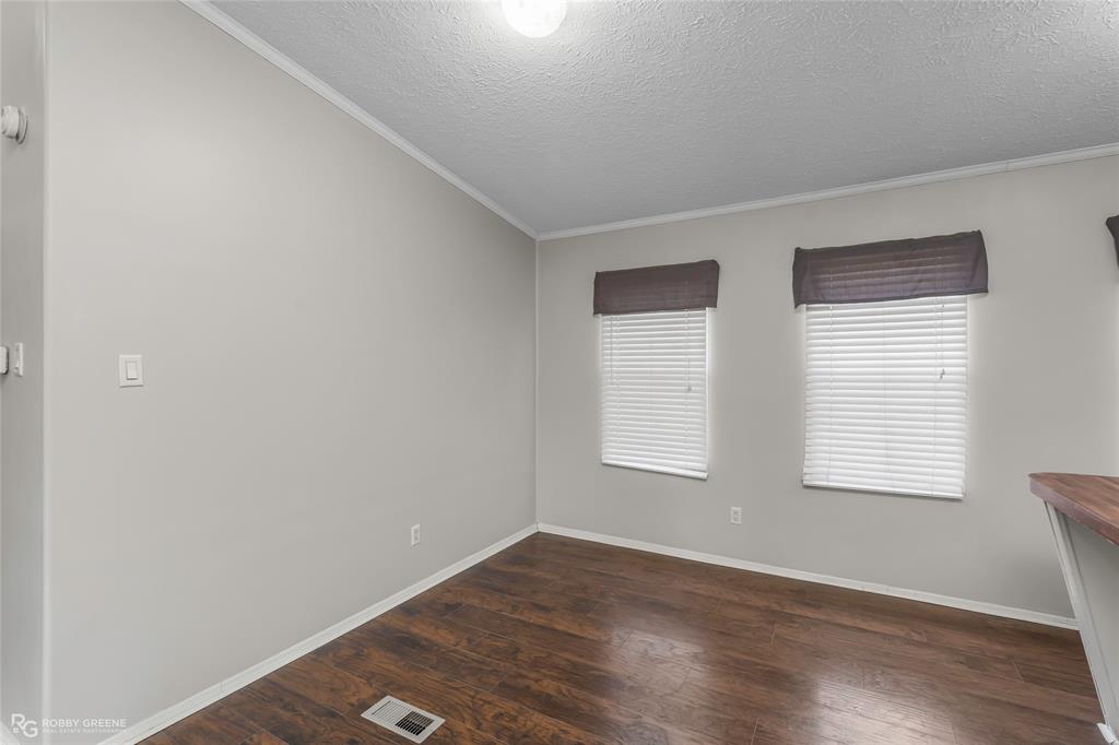 413 Glen Harbor Property Photo 10