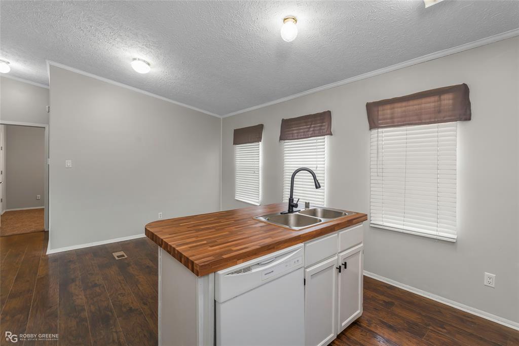 413 Glen Harbor Property Photo 15