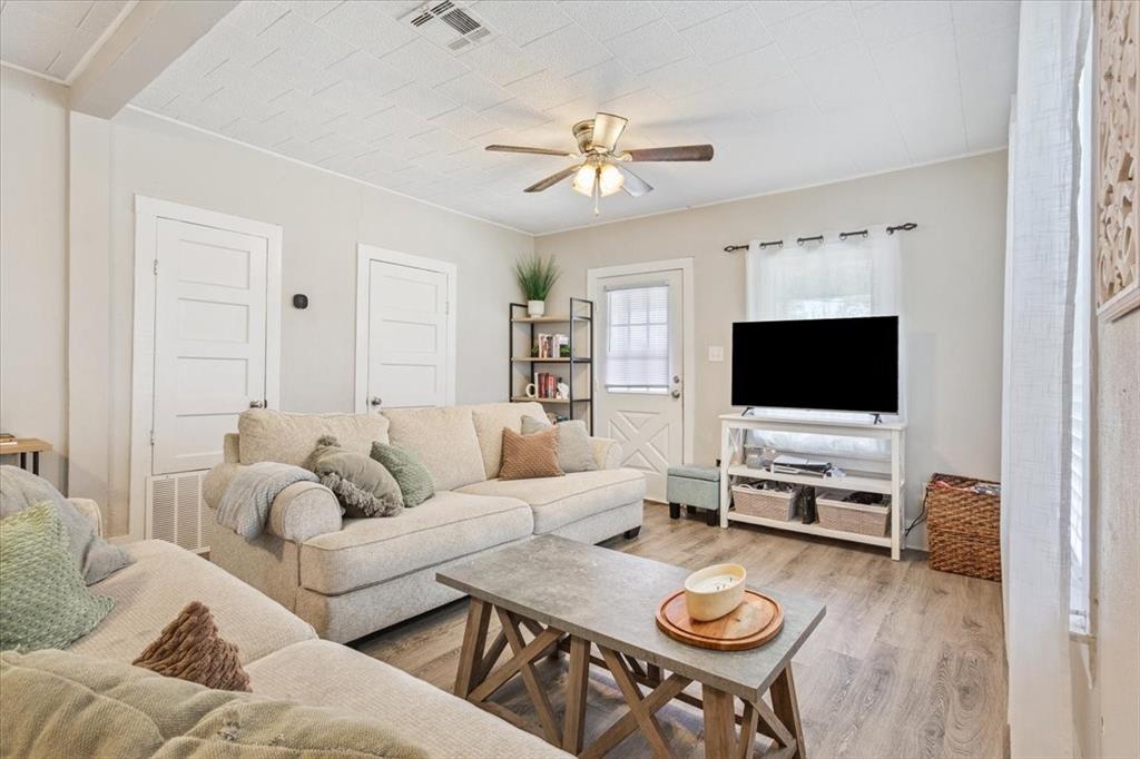 102 Brookshire Property Photo 5