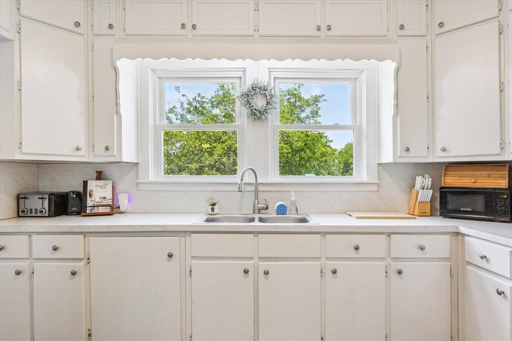 102 Brookshire Property Photo 13