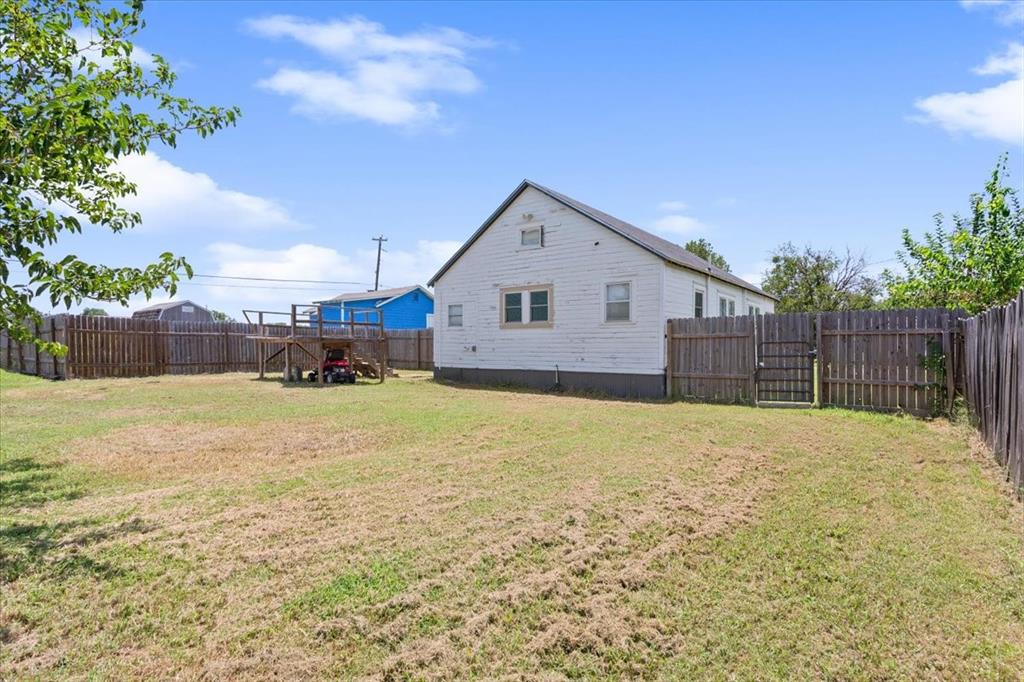 102 Brookshire Property Photo 21
