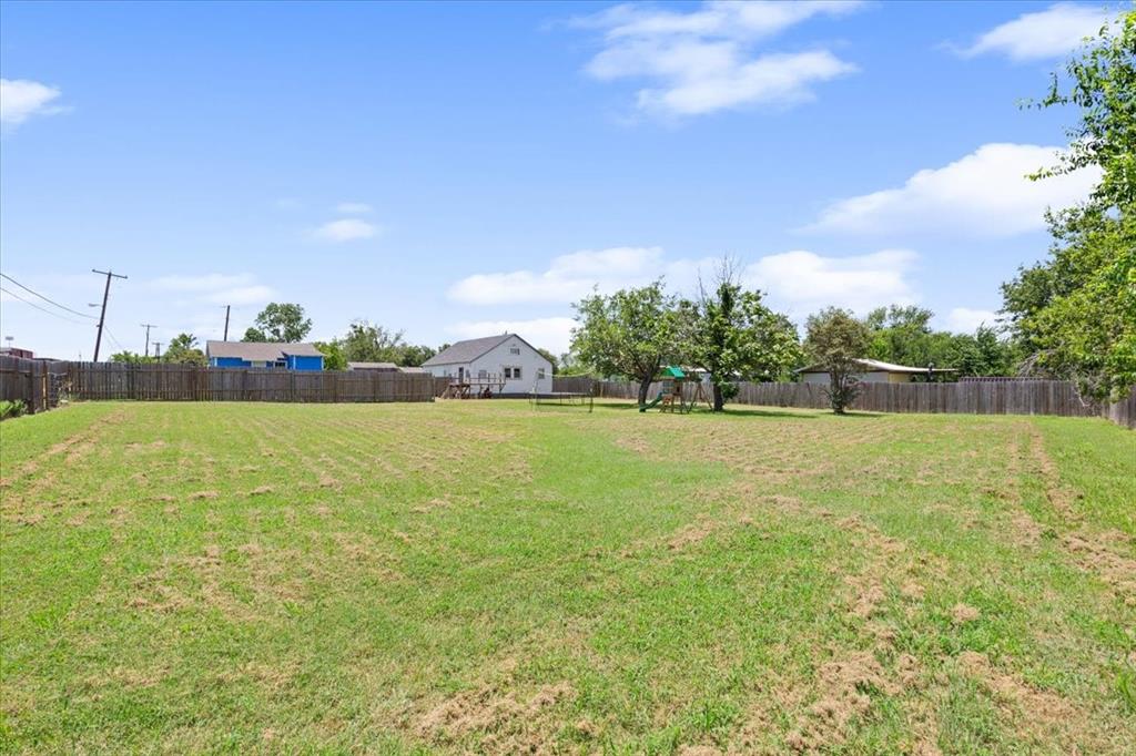 102 Brookshire Property Photo 22