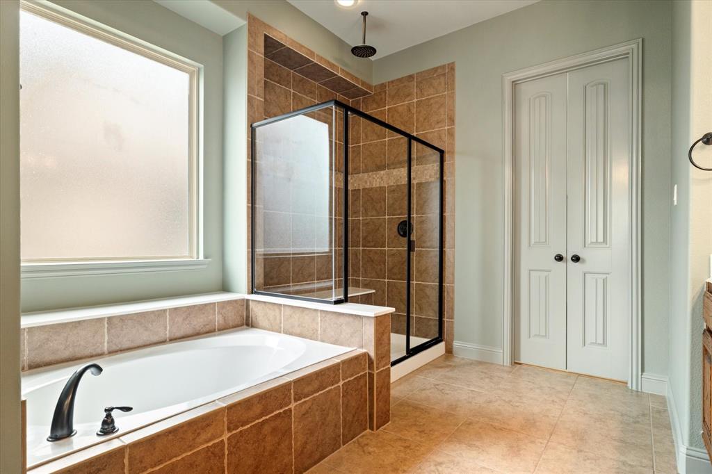 1040 Edgefield Lane Property Photo 17