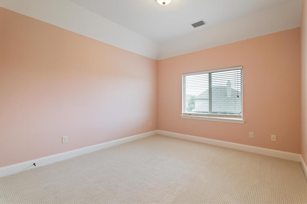 1040 Edgefield Lane Property Photo 25