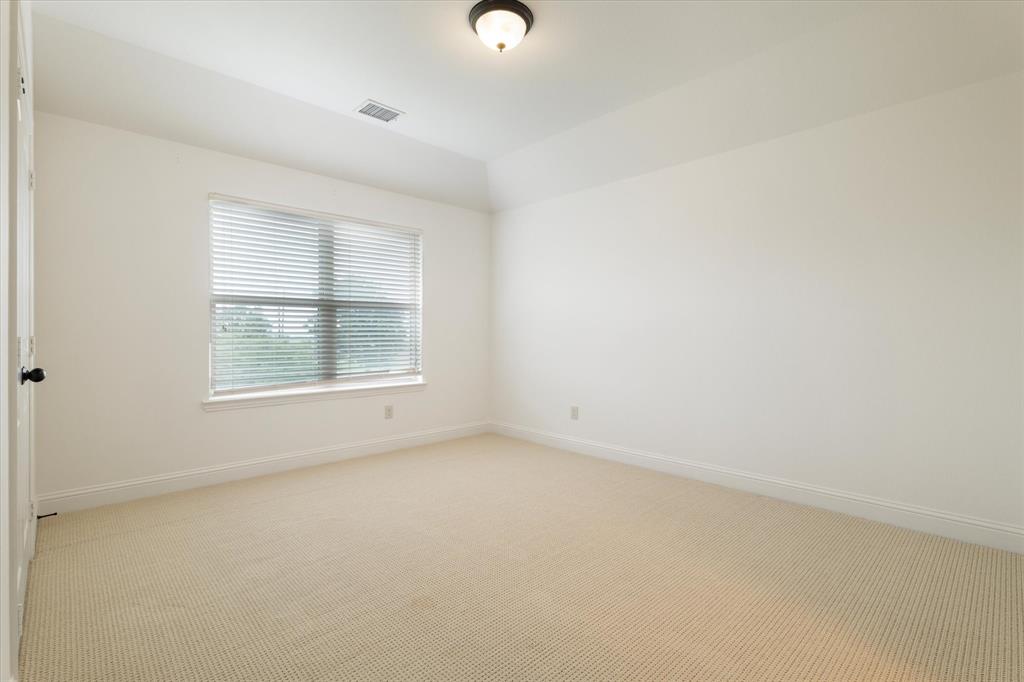 1040 Edgefield Lane Property Photo 27