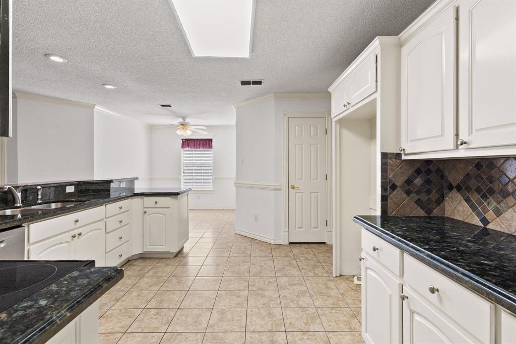 305 Kelli Circle Property Photo 8