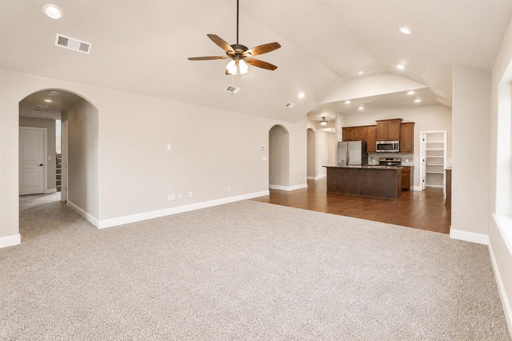 512 Strait Lane Property Photo 4