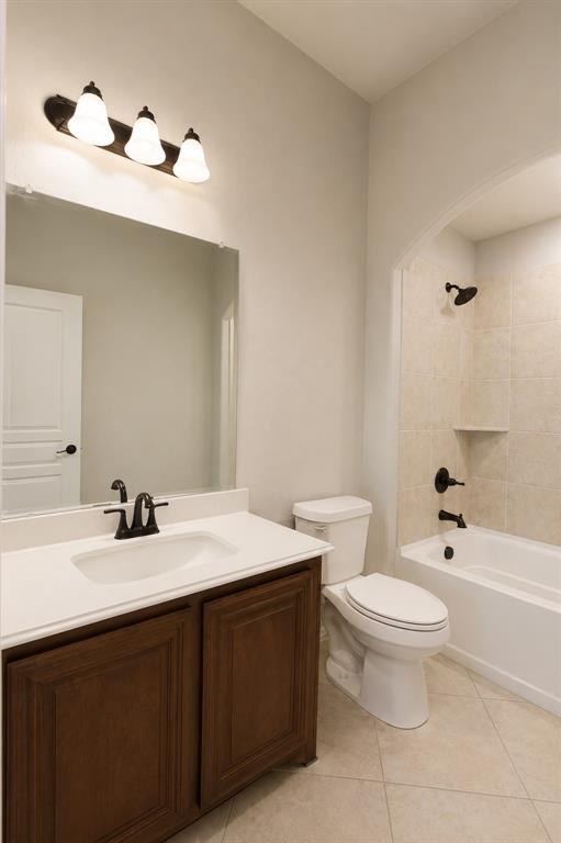 512 Strait Lane Property Photo 18