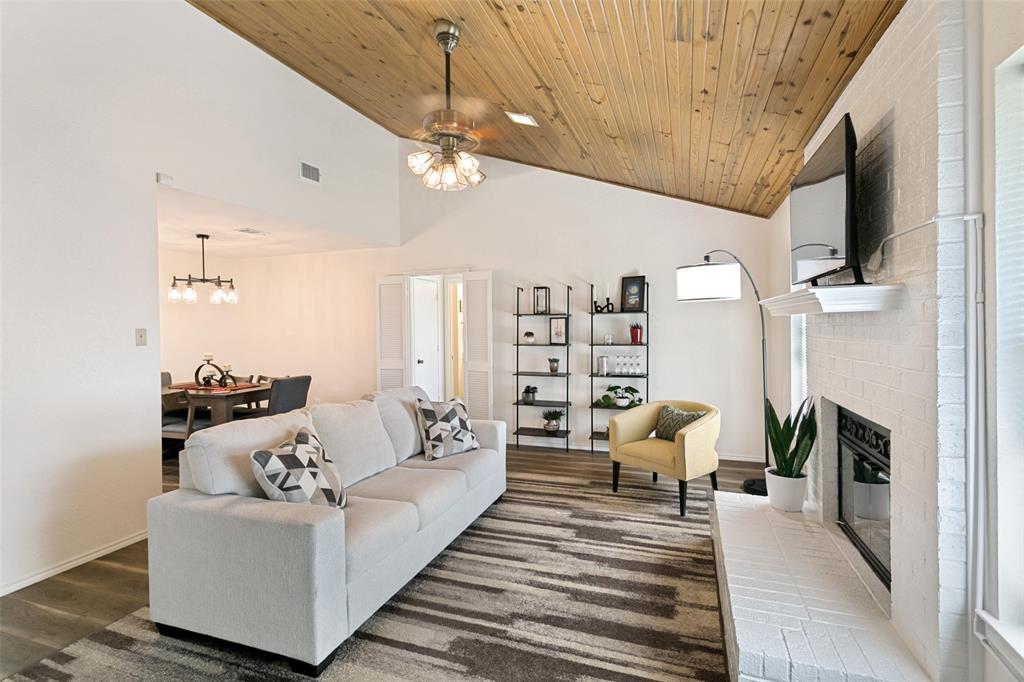 1006 Riverchase Street Property Photo 1