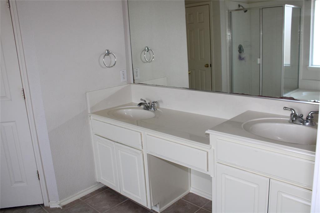 1608 Broadmoor Drive Property Photo 8