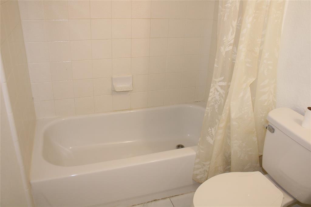 1608 Broadmoor Drive Property Photo 10