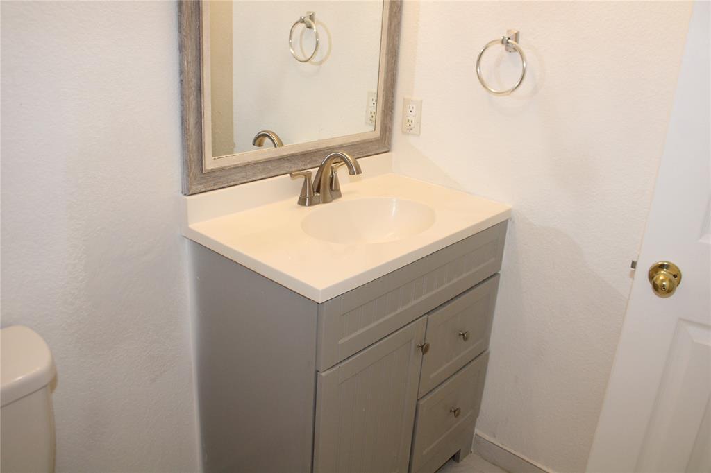 1608 Broadmoor Drive Property Photo 11