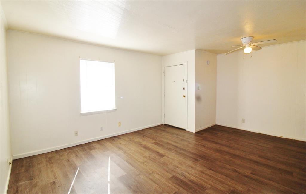 715 E 3rd Street 2 Property Photo 2