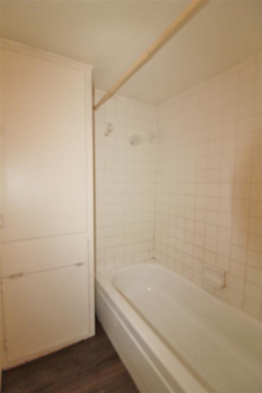 715 E 3rd Street 2 Property Photo 6