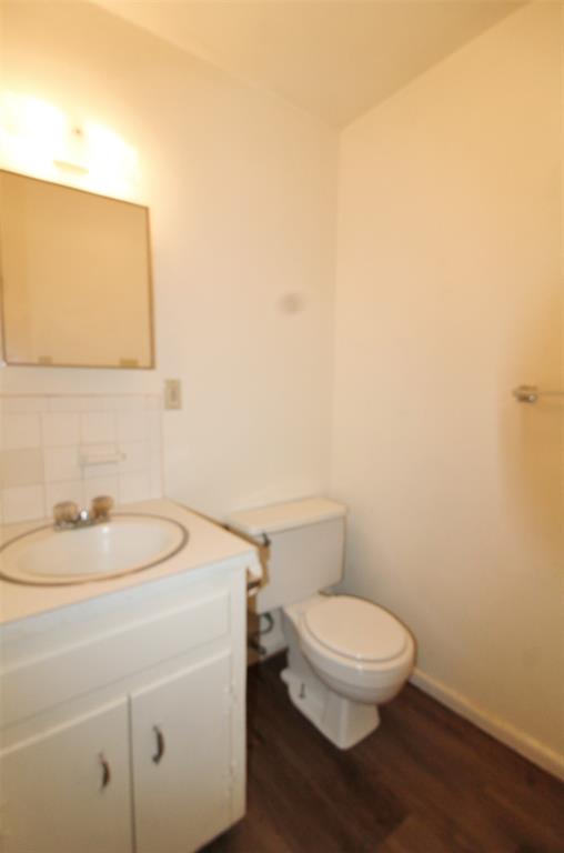 715 E 3rd Street 2 Property Photo 7